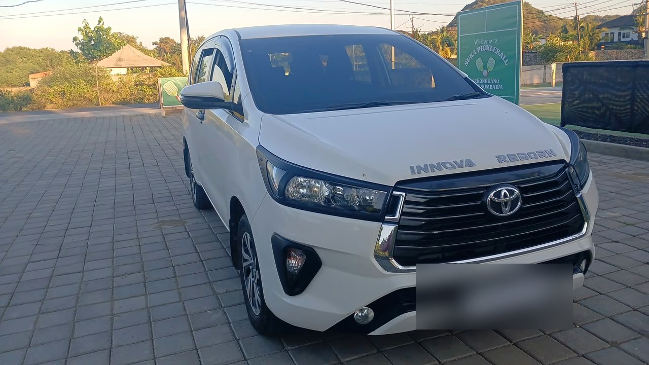 Toyota Innova private car for long distance Sumbawa transfer